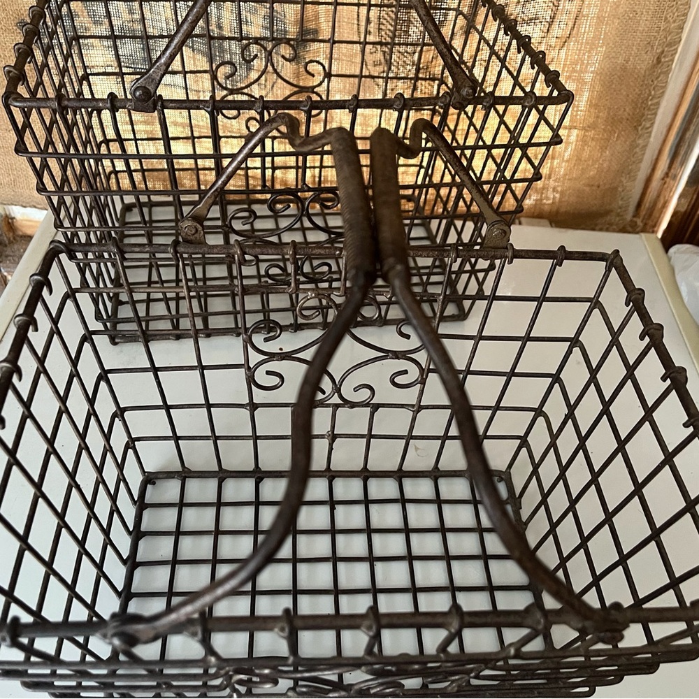 Heavy duty Rustic Brown Wire Storage Basket with Handle - Picture 3 of 6